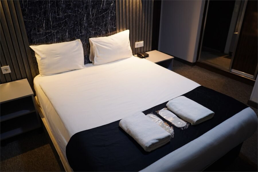 Büyük Tek Kişilik Oda